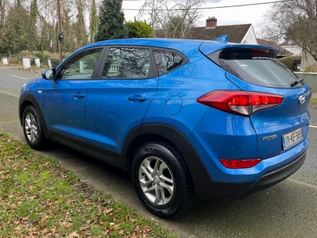 2017 Hyundai Tucson 1.7 S BLD 116PS 5DR €11,950 thumbnail