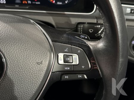 2020 Volkswagen Golf COMFORT LINE MEISTER - UPGRADED FACTORY ALLOYS - CRUISE CONTROL - REVERSE CAMERA - DIGITAL DASH €21,950 thumbnail