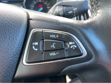 2017 Ford Focus - thumbnail 14