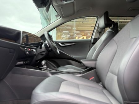 2023 Kia Niro - thumbnail 2