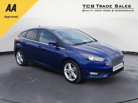 2018 Ford Focus - view 4