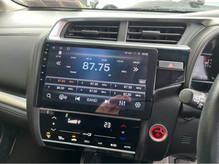 2018 Honda Fit AUTOMATIC HYBRID 1.5 PETROL //HALF LEATHER SEATS//REVERSE CAMERA//KEYLESS ENTRY//ADAPTIVE CRUISE CONTROL// €13,950 thumbnail