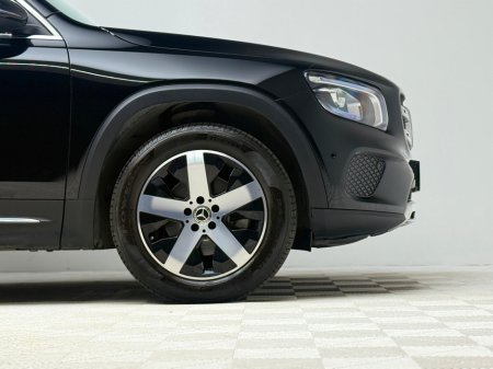 2023 Mercedes-Benz GLB GLB 200 €39,990 thumbnail