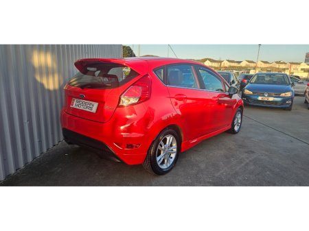 2015 Ford Fiesta - view 3