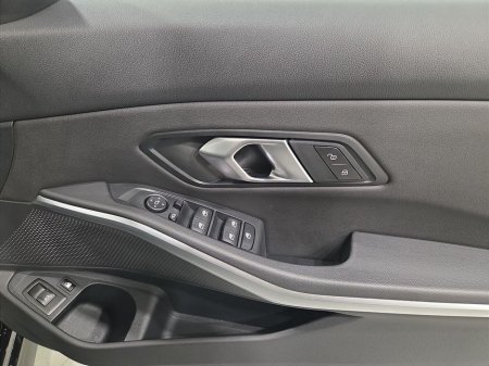 2025 BMW 3 Series 330 E M Sport Auto 330 e M Sport 330 e 292 12kWh PHEV 113BHP /83kw Step Auto Start/Stop thumbnail