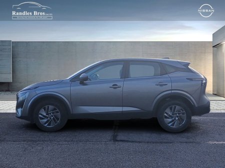 2025 Nissan Qashqai - view 3