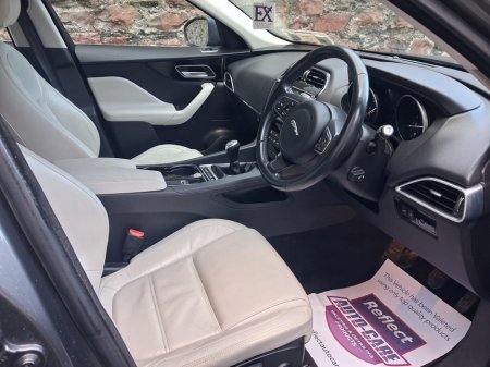 2017 Jaguar F-Pace 2.0 i4 D 180PS Prestige RWD €12,750 thumbnail