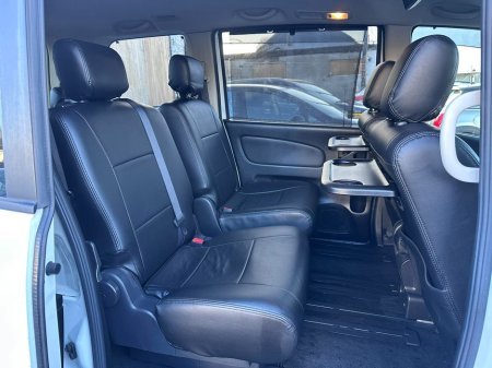 2015 Nissan Serena - thumbnail 14