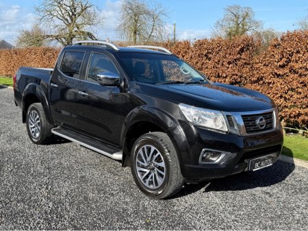 2016 Nissan Np300 - thumbnail 2