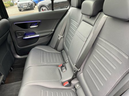 2025 Mercedes-Benz C Class - thumbnail 4