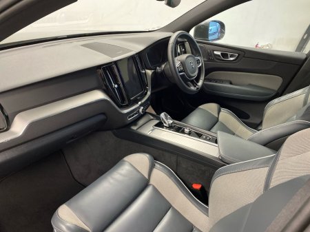 2024 Volvo XC60 - thumbnail 2