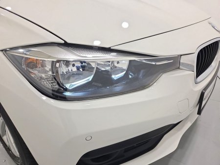 2017 BMW 3 Series 330e SE thumbnail