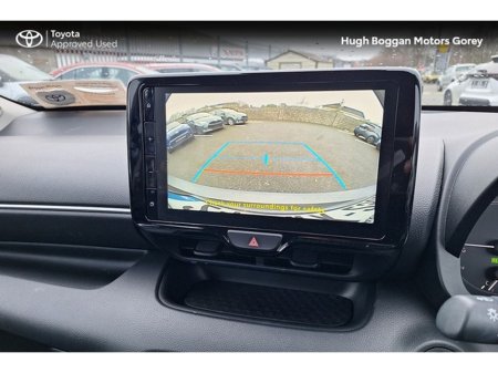 2024 Toyota Yaris 1.5 HYBRID LUNA 4DR €24,950 thumbnail