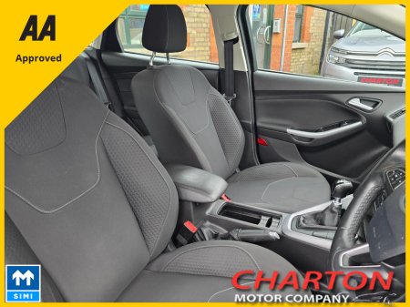 2016 Ford Focus - thumbnail 16