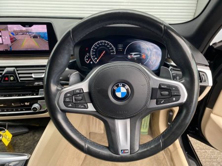 2019 BMW 5 Series - thumbnail 4