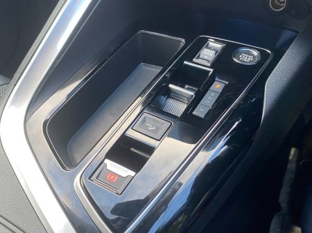 2023 Peugeot 3008 1.5 BlueHDi 130bhp Auto 6.4 GT €34,900 thumbnail