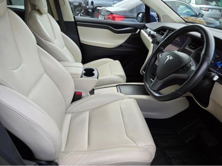 2019 Tesla Model X - thumbnail 10