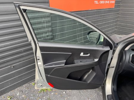 2013 Kia Sportage - thumbnail 17