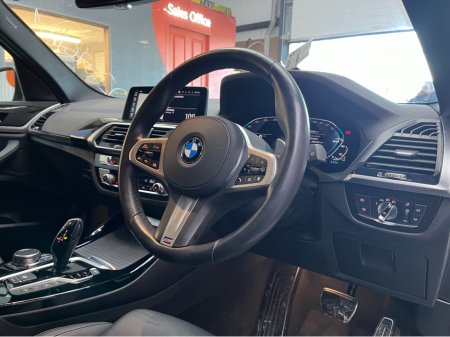 2021 BMW X3 2021 BMW X3 XDRIVE 30E M-SPORT EDITION JOY 2.0 AUTOMATIC / CRUISE CONTROL / 360° PARKING CAMERA / ELECTRIC MEMORY & HEATED SEATS / APPLE CARPLAY / PADDLE SHIFTERS / HEATED REAR SEATS thumbnail