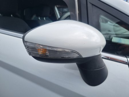 2015 Ford Fiesta - thumbnail 12