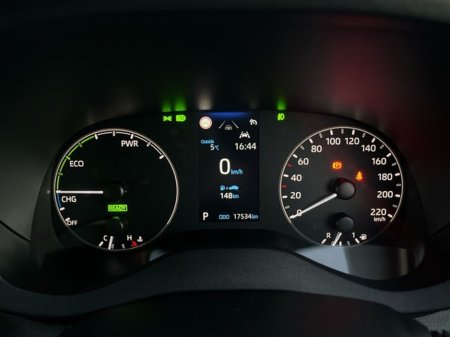 2024 Toyota Yaris YARIS HYBRID 1.5 LUNA €25,444 thumbnail