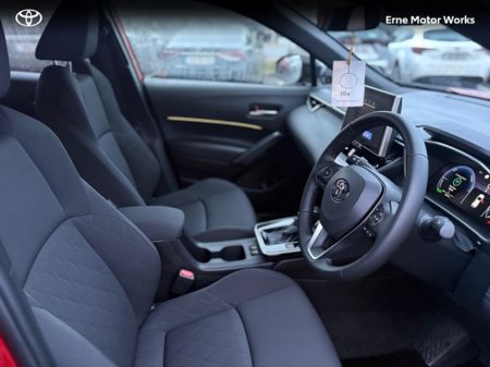 2025 Toyota Corolla Cross COROLLA CROSS SPORT 1.8 €41,950 thumbnail