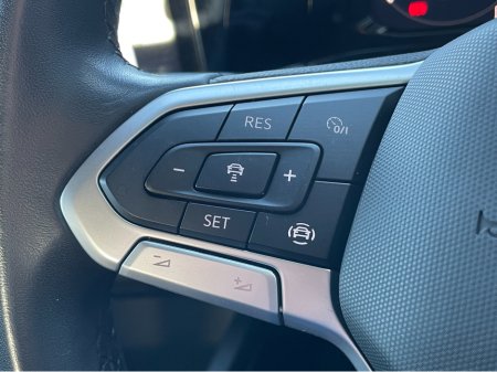 2023 Volkswagen Golf SALE AGREED..232 2.0 TDI 115HP 5DR AS NEW R LINE WHEELS!! thumbnail