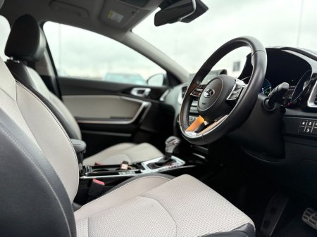 2021 Kia XCeed PHEV €21,995 thumbnail