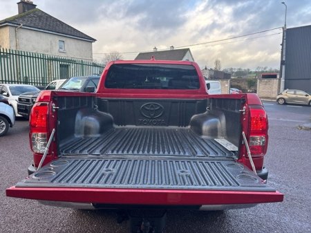 2025 Toyota Hilux HILUX 2.8 SR5 DOUBLE CAB €49,000 thumbnail