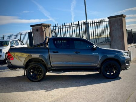 2024 Toyota Hilux - thumbnail 5