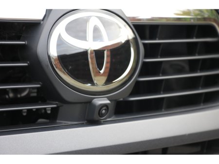 2025 Toyota Hilux Invincible X * Roll cover and bars inc €66,358 thumbnail