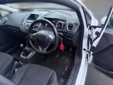 2015 Ford Fiesta MCA ZETEC 1.25 60PS M5 4DR €8,500 thumbnail