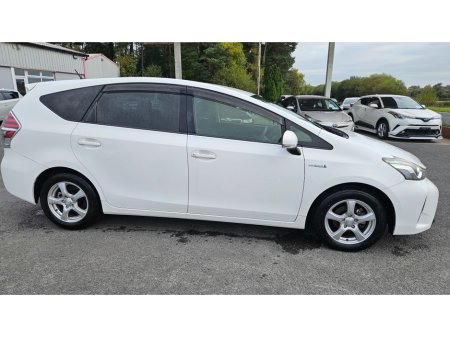2015 Toyota Prius Alpha 1.8 €15,950