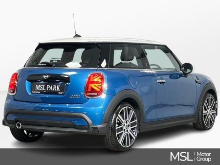 2024 MINI Hatch Exclusive Automatic - Parking Sensors - Climate Control - Heated Seats - Keyless Start - Apple CarPlay/Android Auto €31,750