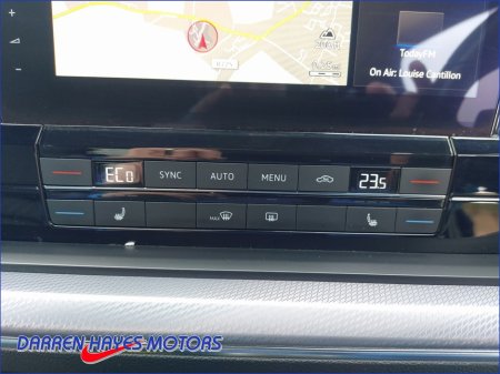 2021 Volkswagen Touareg - thumbnail 16