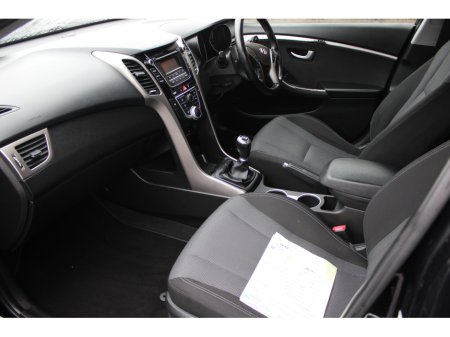 2015 Hyundai i30 1.6 CRDI SE BL/DR 110PS 5DR €7,950 thumbnail