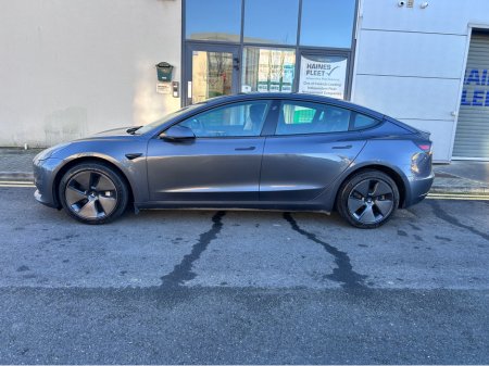 2023 Tesla Model 3 DUAL MOTOR LONG RANGE AWD €30,995 thumbnail
