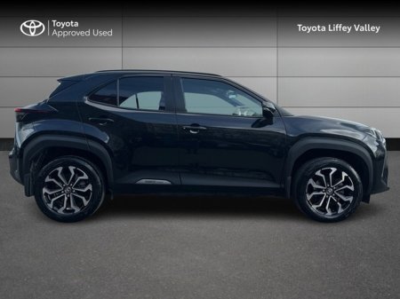 2024 Toyota Yaris Cross - thumbnail 3