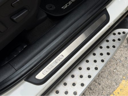 2016 Kia Sorento - thumbnail 13