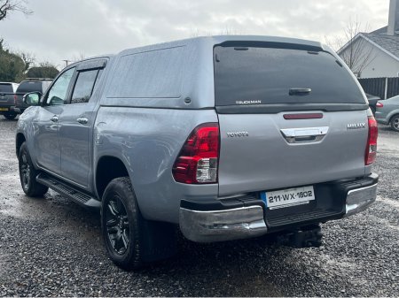 2021 Toyota Hilux - view 4