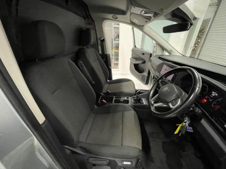 2023 Volkswagen Caddy CADDY DARK LABEL TDI 122HP A7F €19,995 thumbnail