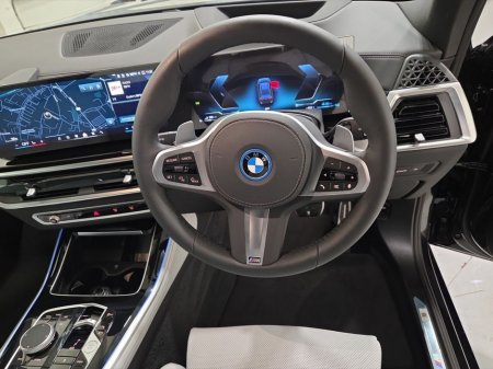 2026 BMW X5 xDrive50e M Sport thumbnail