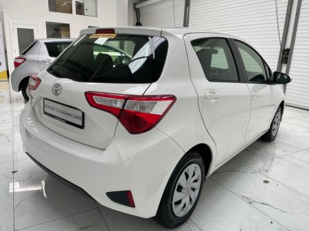 2018 Toyota Yaris - thumbnail 3