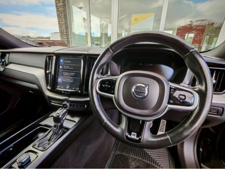 2019 Volvo XC60 2.0 D4 R-DESIGN AWD 5DR A AUTO R-DSGN 190HP €29,800
