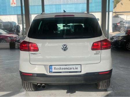 2012 Volkswagen Tiguan SPORT 2.0 TDI MANUAL 6SPEED FWD 110HP 4DR €8,950 thumbnail