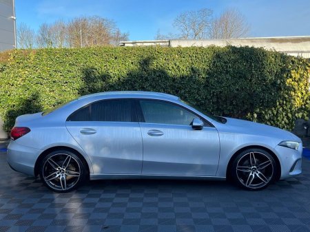 2020 Mercedes-Benz A Class A200d EXCLUSIVE AUTO // FULL SERVICE HISTORY // VIRTUAL COCKPIT // NEW 19" AMG ALLOYS // HEATED POWERED SEATS €26,900 thumbnail