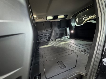 2021 Land Rover Defender - thumbnail 24