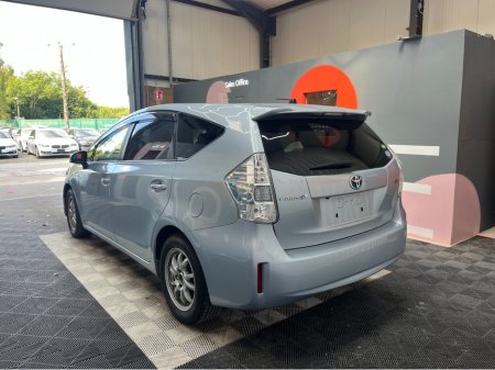 2013 Toyota Prius Alpha 1.8 HYBRID / 58k KMs / REVERSE CAMERA & MORE €13,950