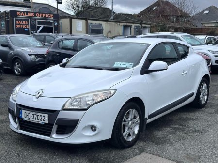 2010 Renault Megane - thumbnail 1