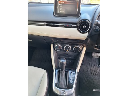 2016 Mazda Demio - thumbnail 10